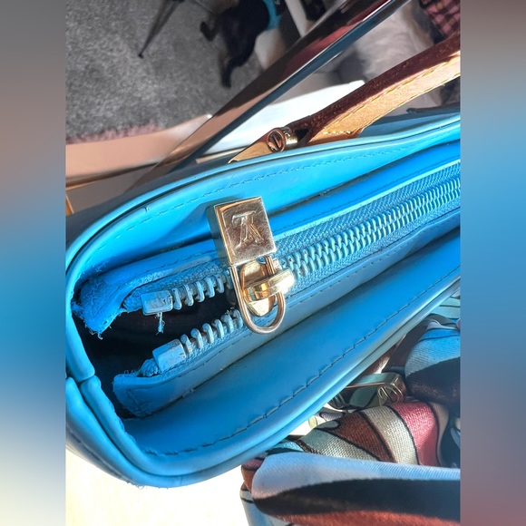 Authentic Louis Vuitton Vernis - Picture 7 of 12